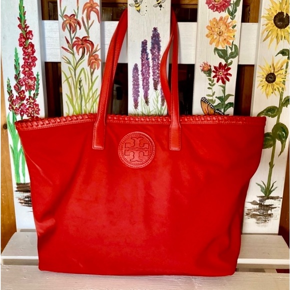 TORY BURCH EAST/WEST MARION NYLON/LEATHER XLARGE TOTE• STYLE # 41149607 EUC - Picture 4 of 8